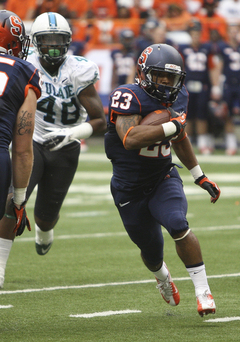 Syracuse running back Prince-Tyson Gulley slices through the Tulane defense.