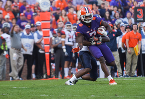 Syracuse's defense struggled against No. 3 Clemson, reverting to its early season form of allowing big chunk plays in a 54-0 loss on Saturday. 