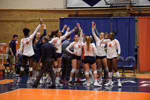 SU held its ground in the fifth set to win.