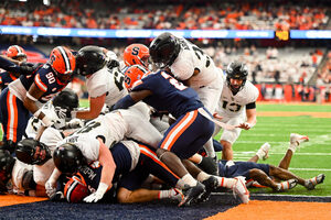 Army stifled SU's run game in the first half to lead 10-3 at halftime. Though LeQuint Allen Jr. was held to just 16 rushing yards heading into the third quarter, strong play from the Orange's offensive line helped Allen finish with 104 yards in Syracuse's 29-16 win