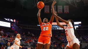 Syracuse snapped a three-game losing streak by defeating Clemson 67-55 on the road Sunday. The win improved SU's ACC record to 2-7.