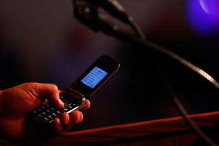 A text that announced the final vote count, in which John Katko defeated incumbent Dan Maffei by about 20 percent.